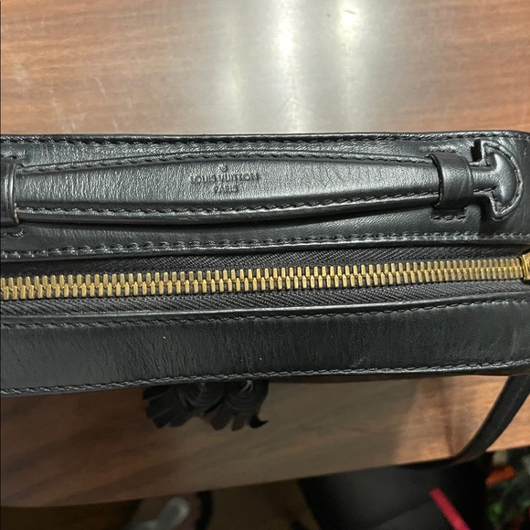 Louis Vuitton Saintonge - Picture 9 of 15